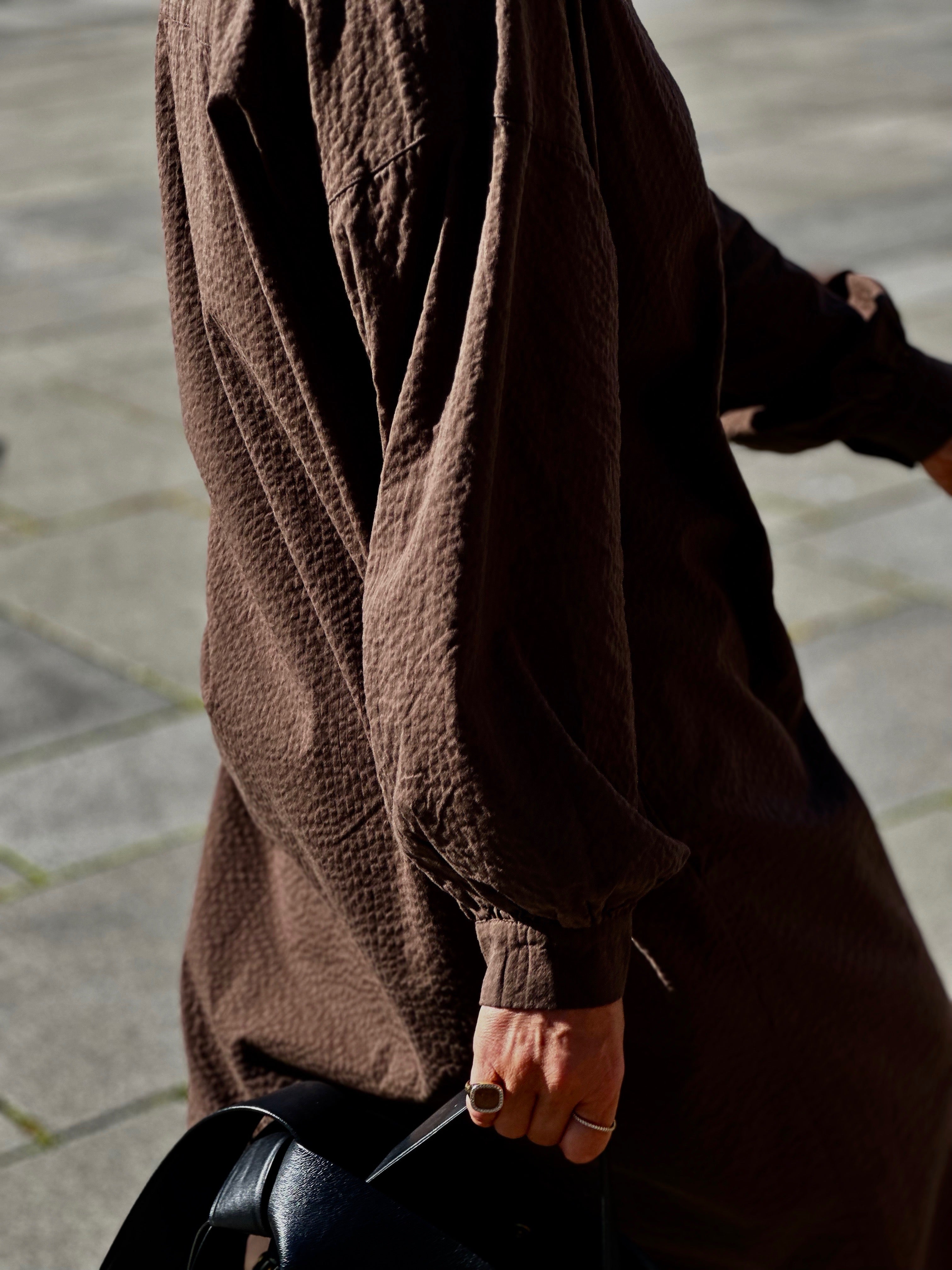 SKY SEERSUCKER DRESS BROWN