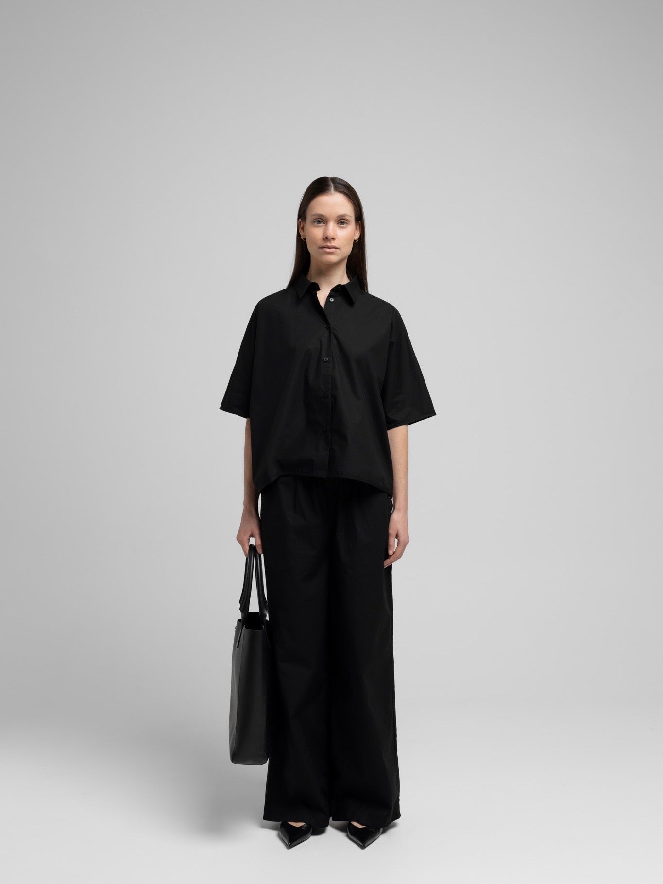 OCEAN POPLIN SS SHIRT BLACK