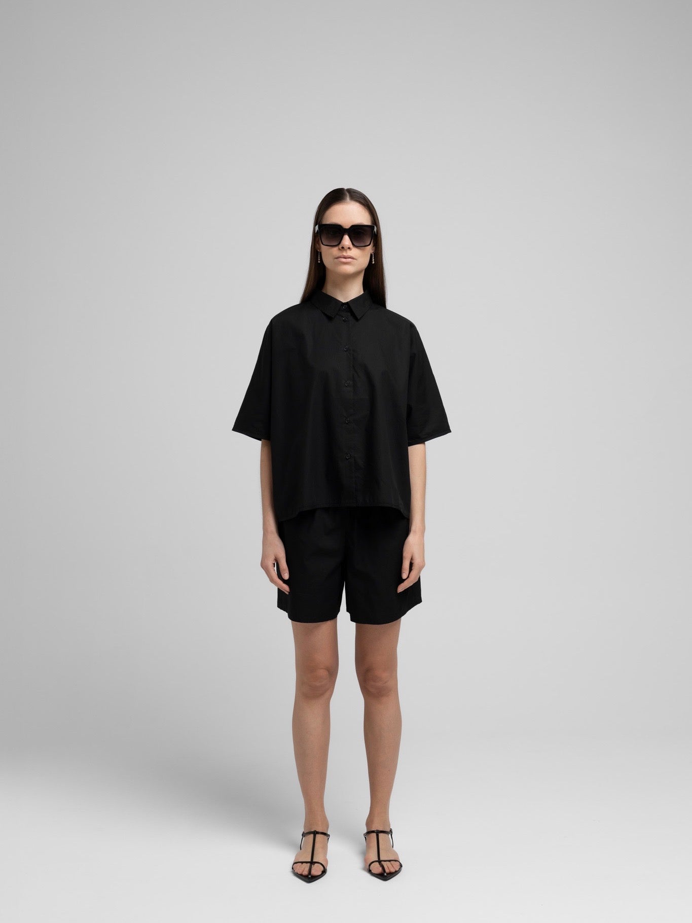 OCEAN POPLIN SS SHIRT BLACK