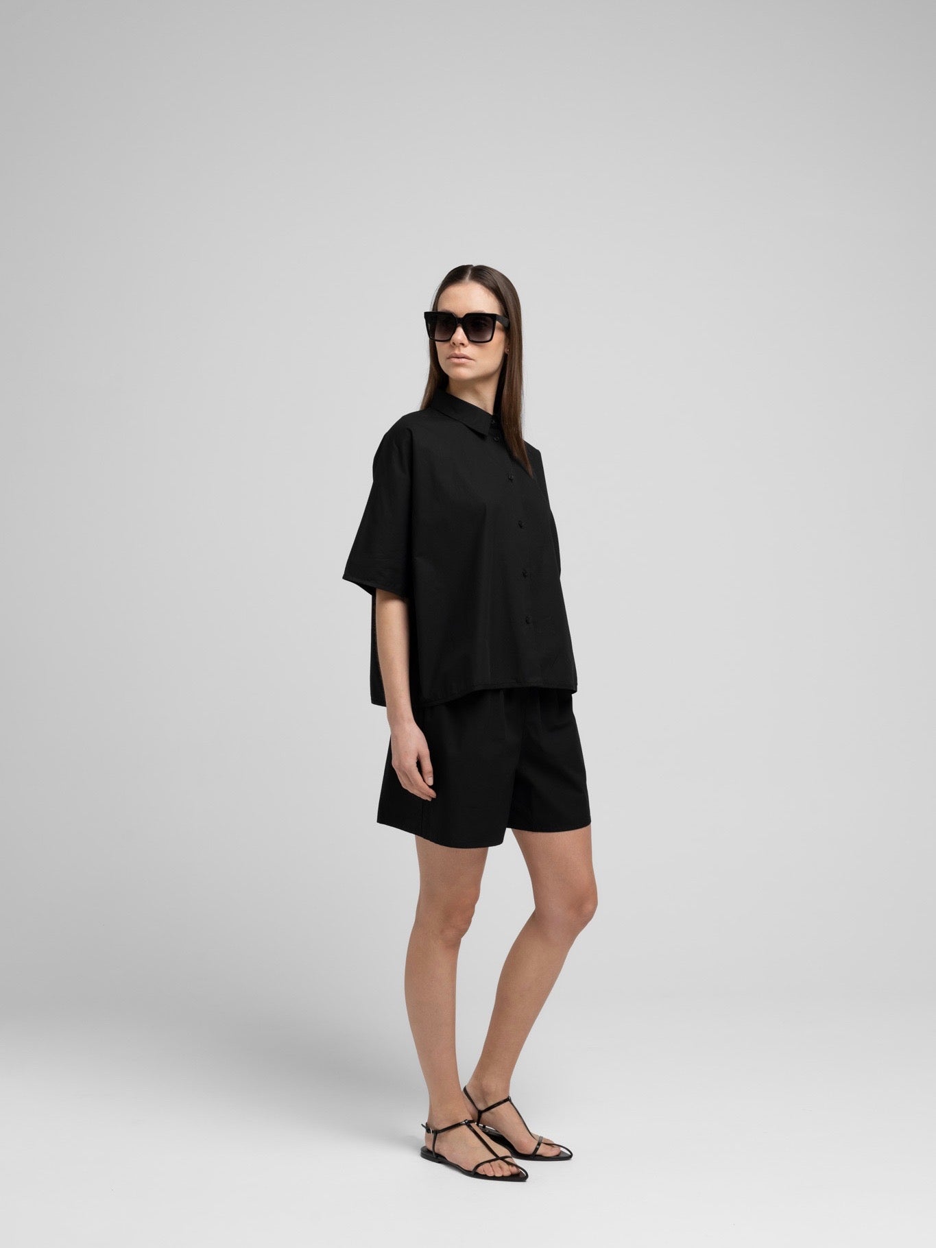 OCEAN POPLIN SS SHIRT BLACK