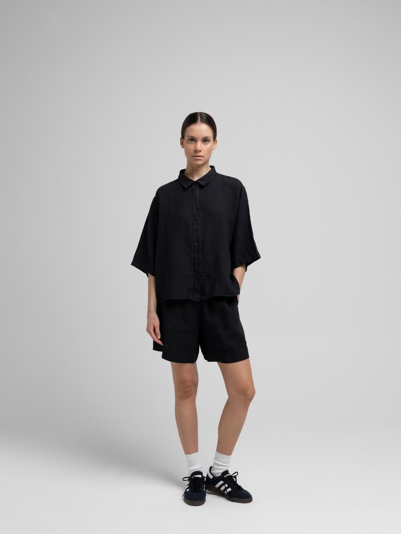 VEGA LINEN SHORTS BLACK