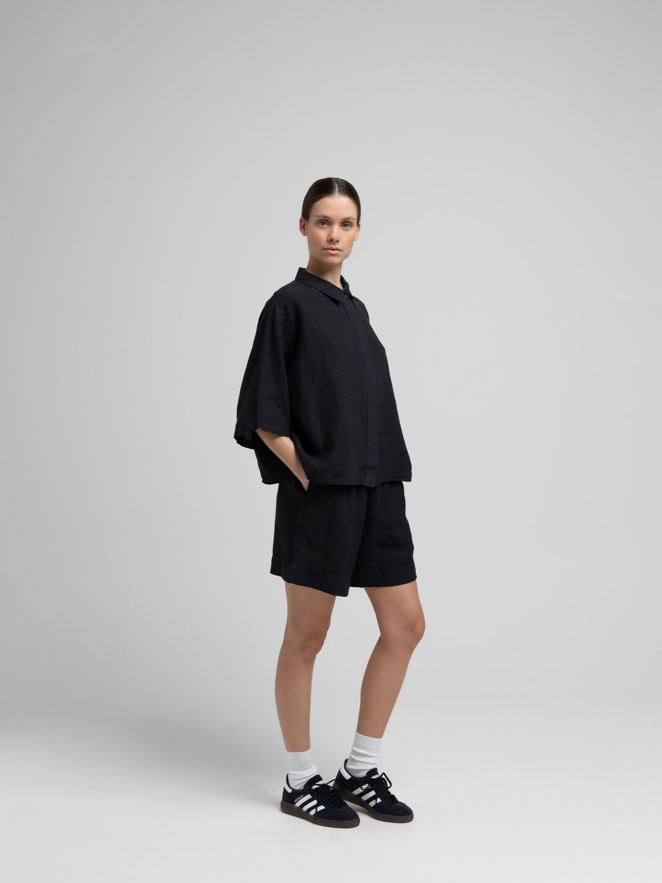 VEGA LINEN 2/4 SHIRT BLACK