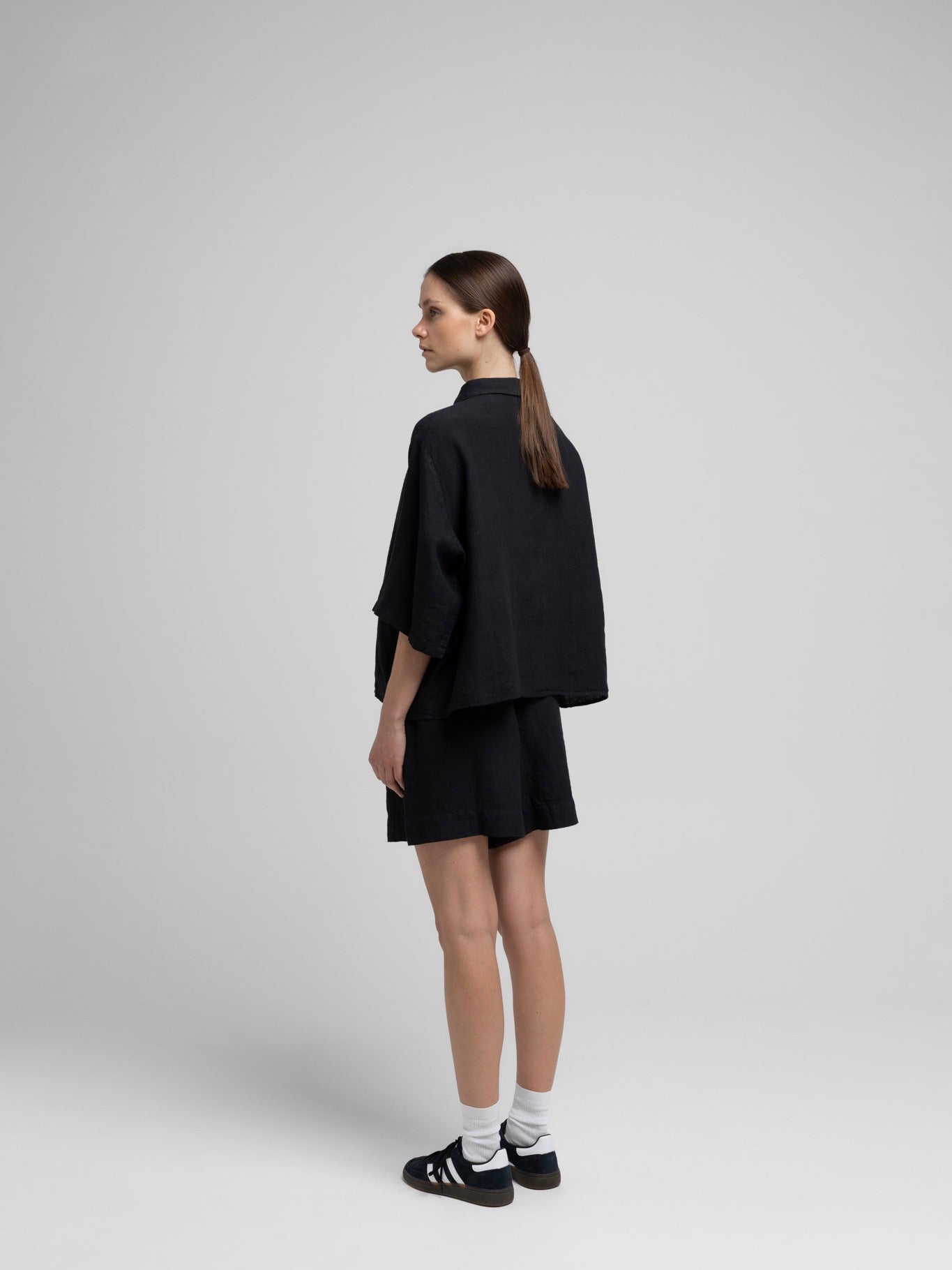 VEGA LINEN 2/4 SHIRT BLACK