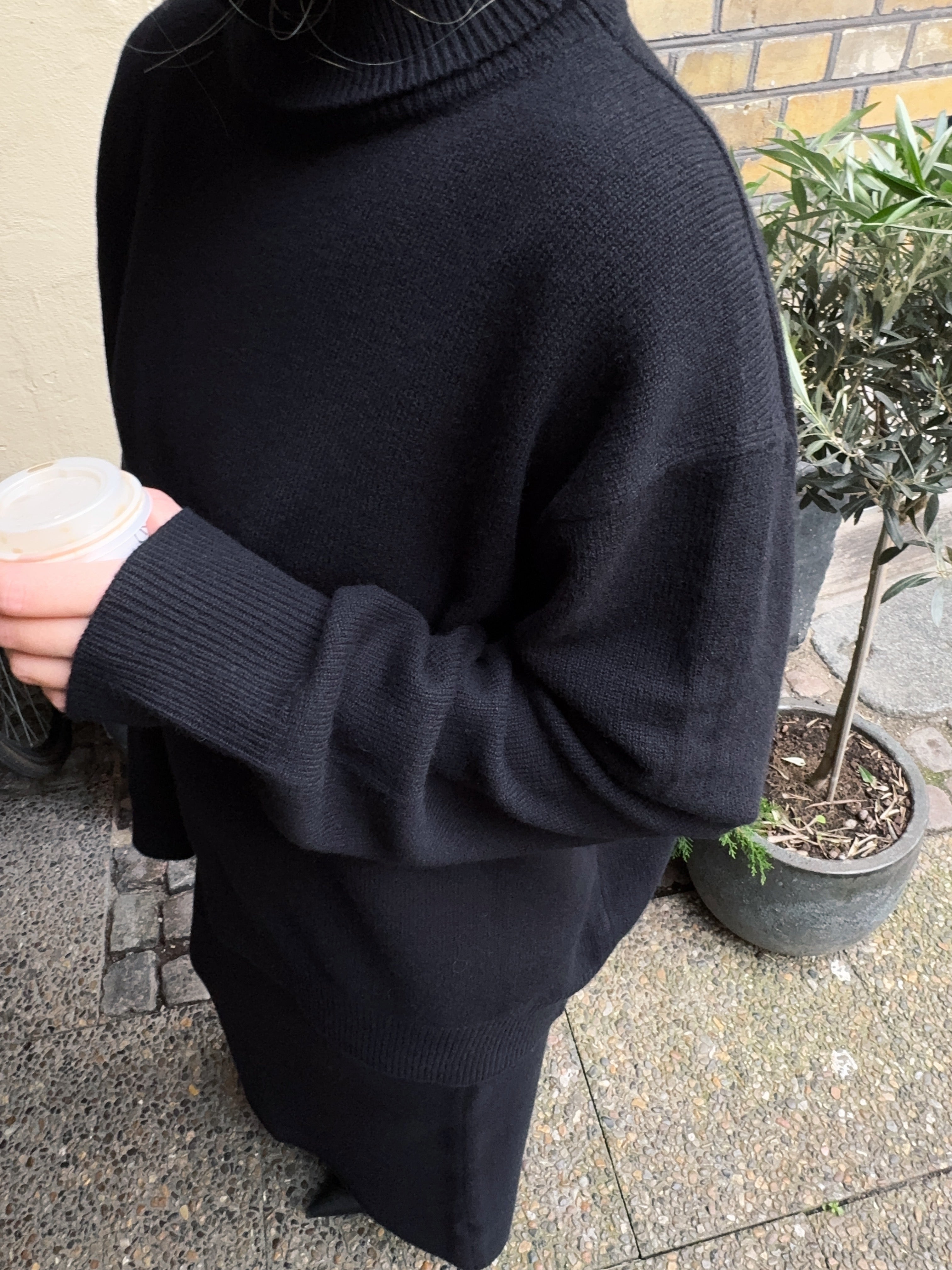 VIGGA ROLLNECK BLACK