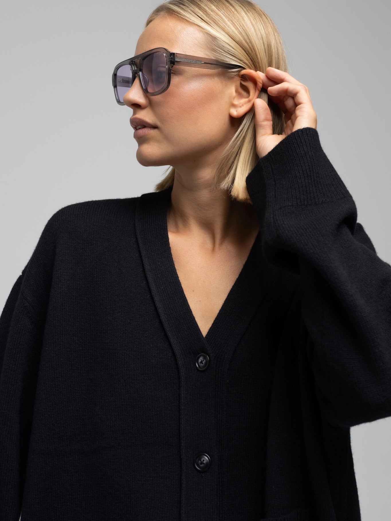 VIGGA CARDIGAN BLACK