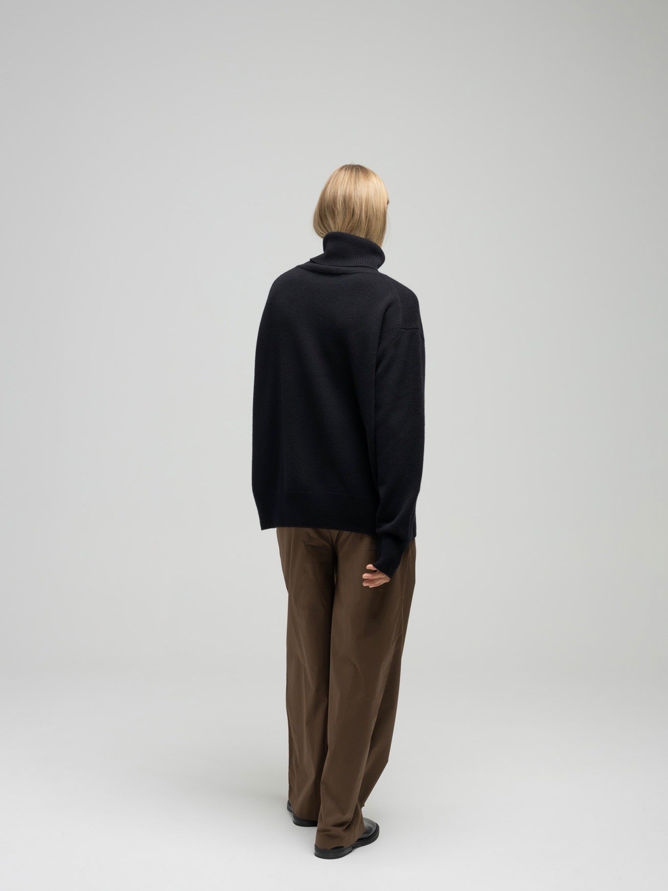 VIGGA ROLLNECK BLACK