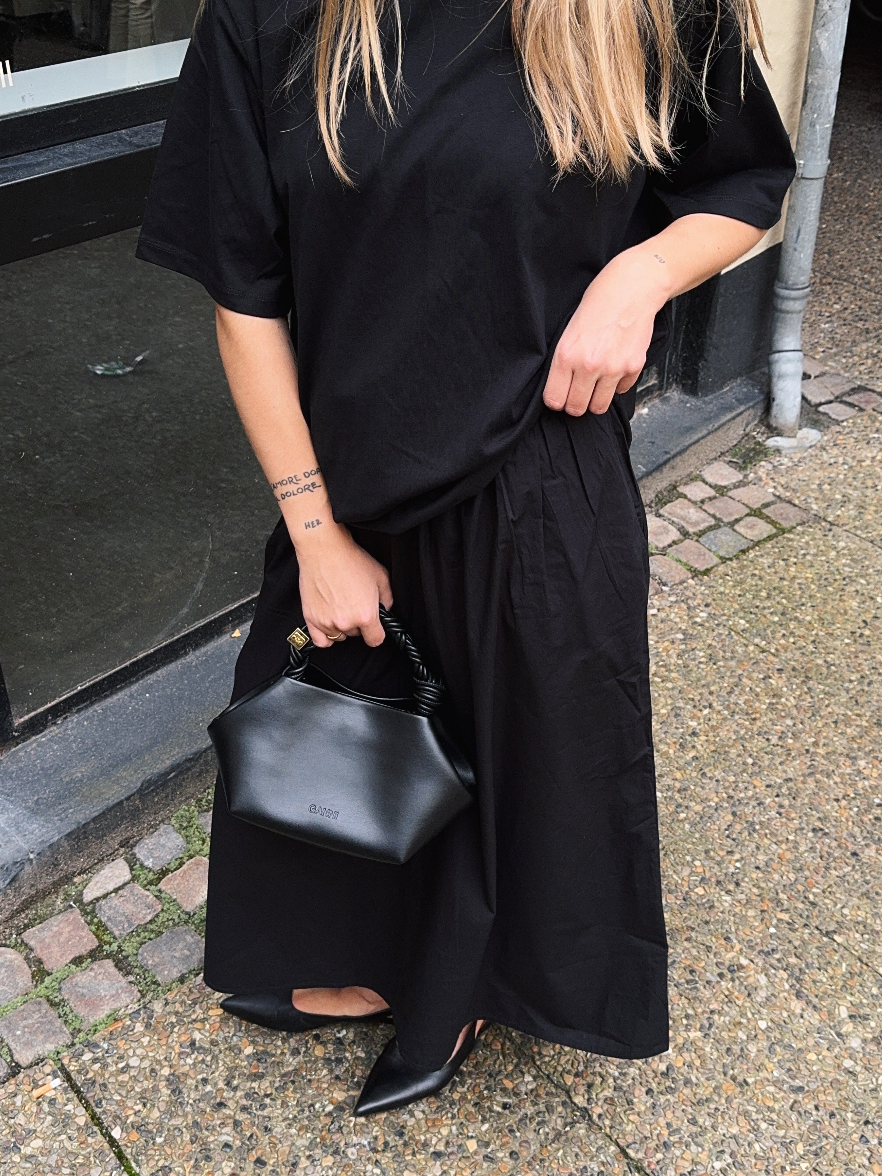 CARO OVERSIZED TEE BLACK